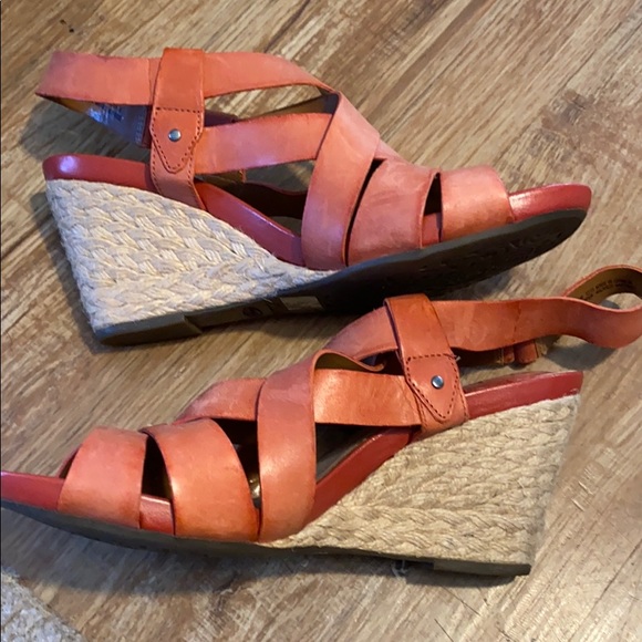 clarks active air wedge shoes